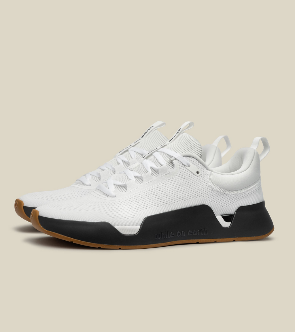 WHILE ON EARTH | Move Trainer White Black/Gum