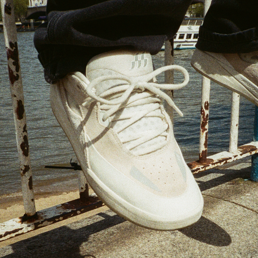 RAD | MANNY ONE TRIPLE WHITE