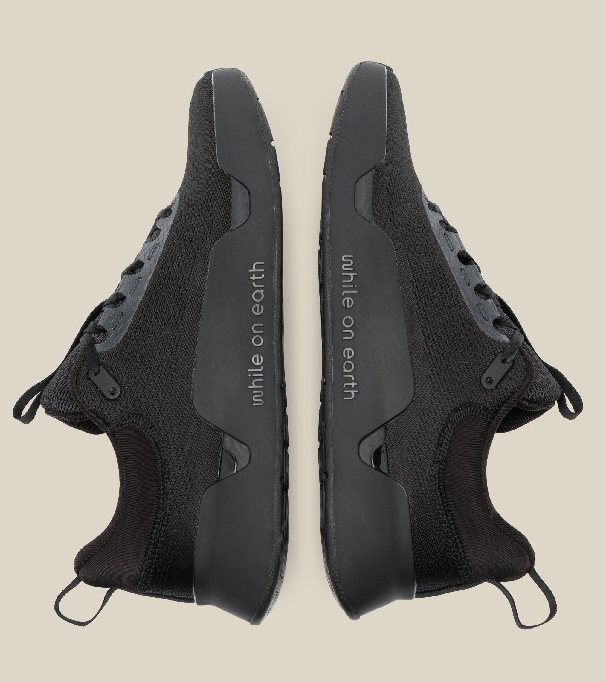 WHILE ON EARTH | Move Trainer Black HydroKnit