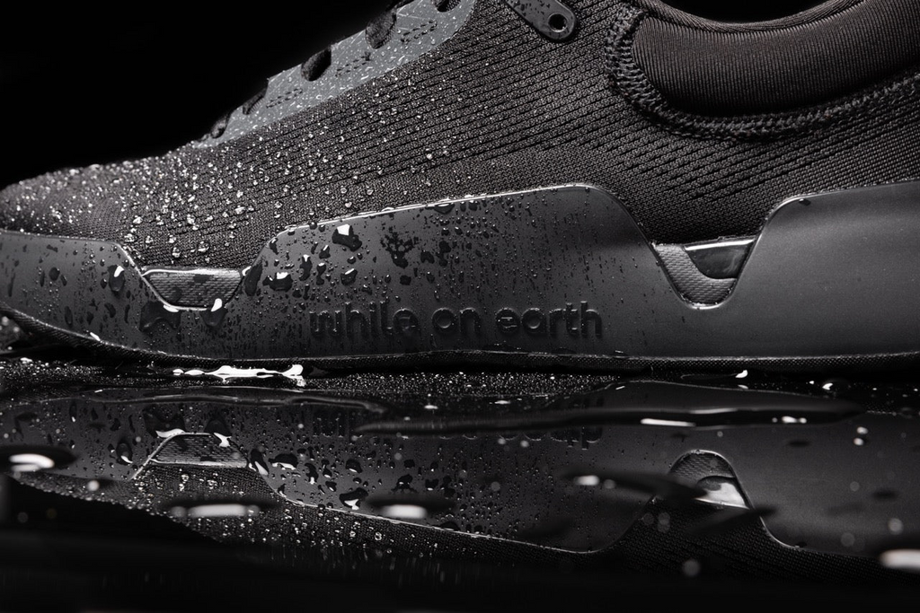 WHILE ON EARTH | Move Trainer Black HydroKnit