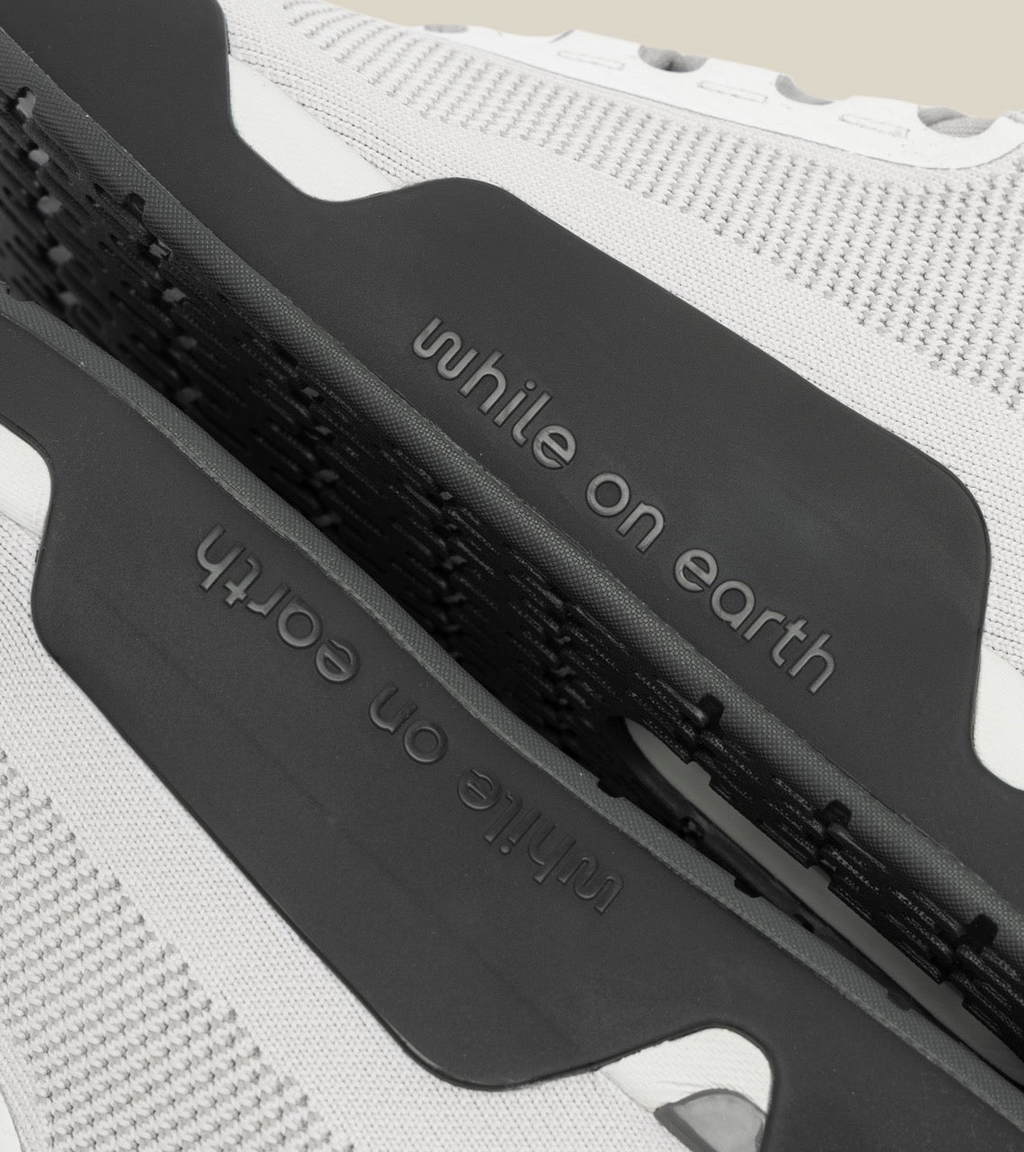 WHILE ON EARTH | Move Trainer Grey/Shadow