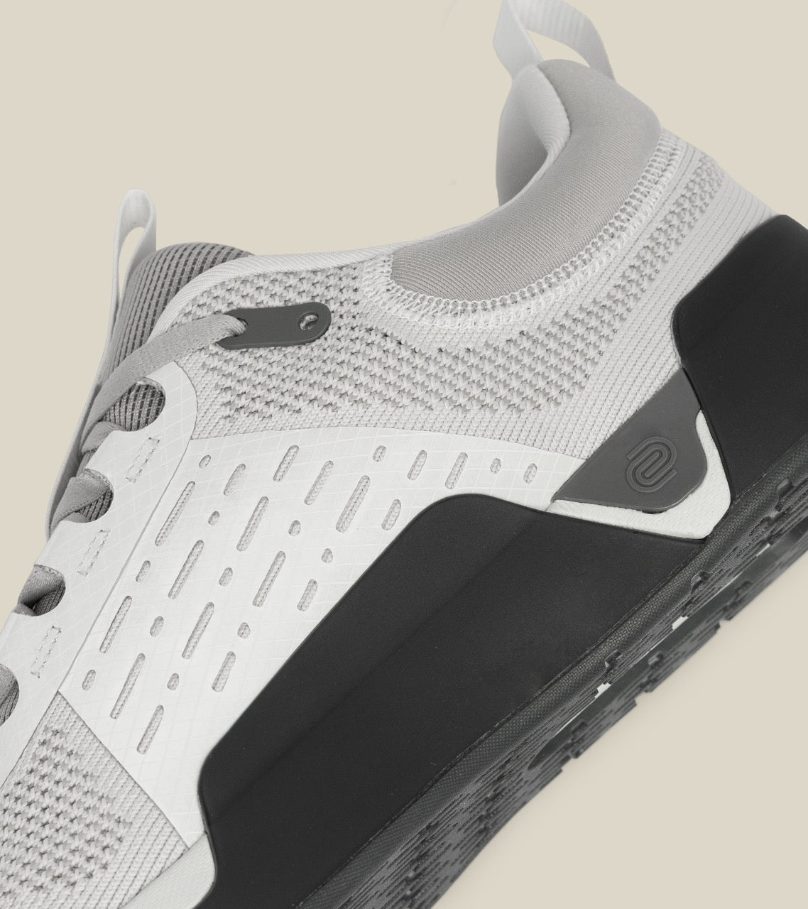 WHILE ON EARTH | Move Trainer Grey/Shadow