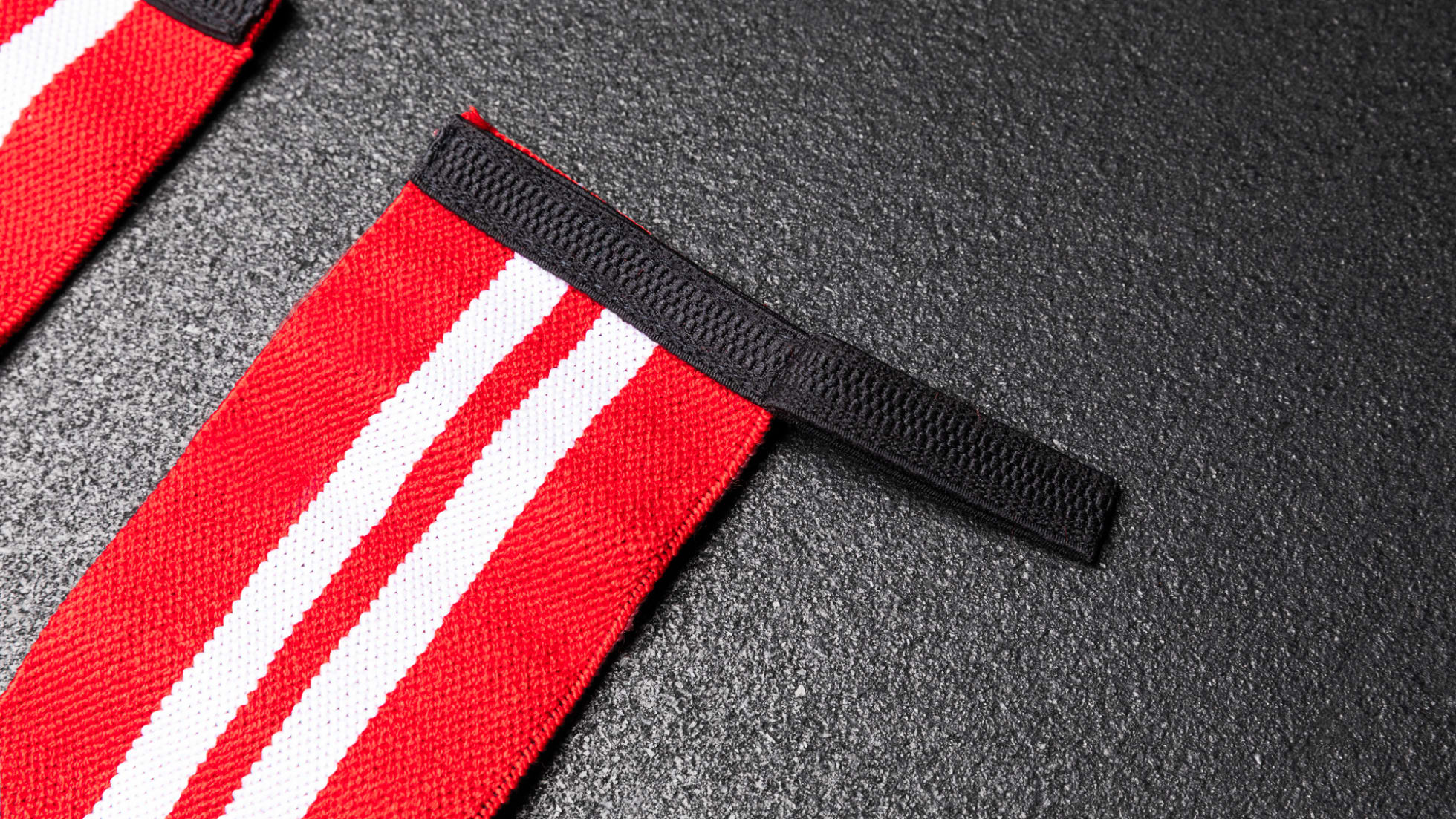 ROGUE | Muñequeras Red/White