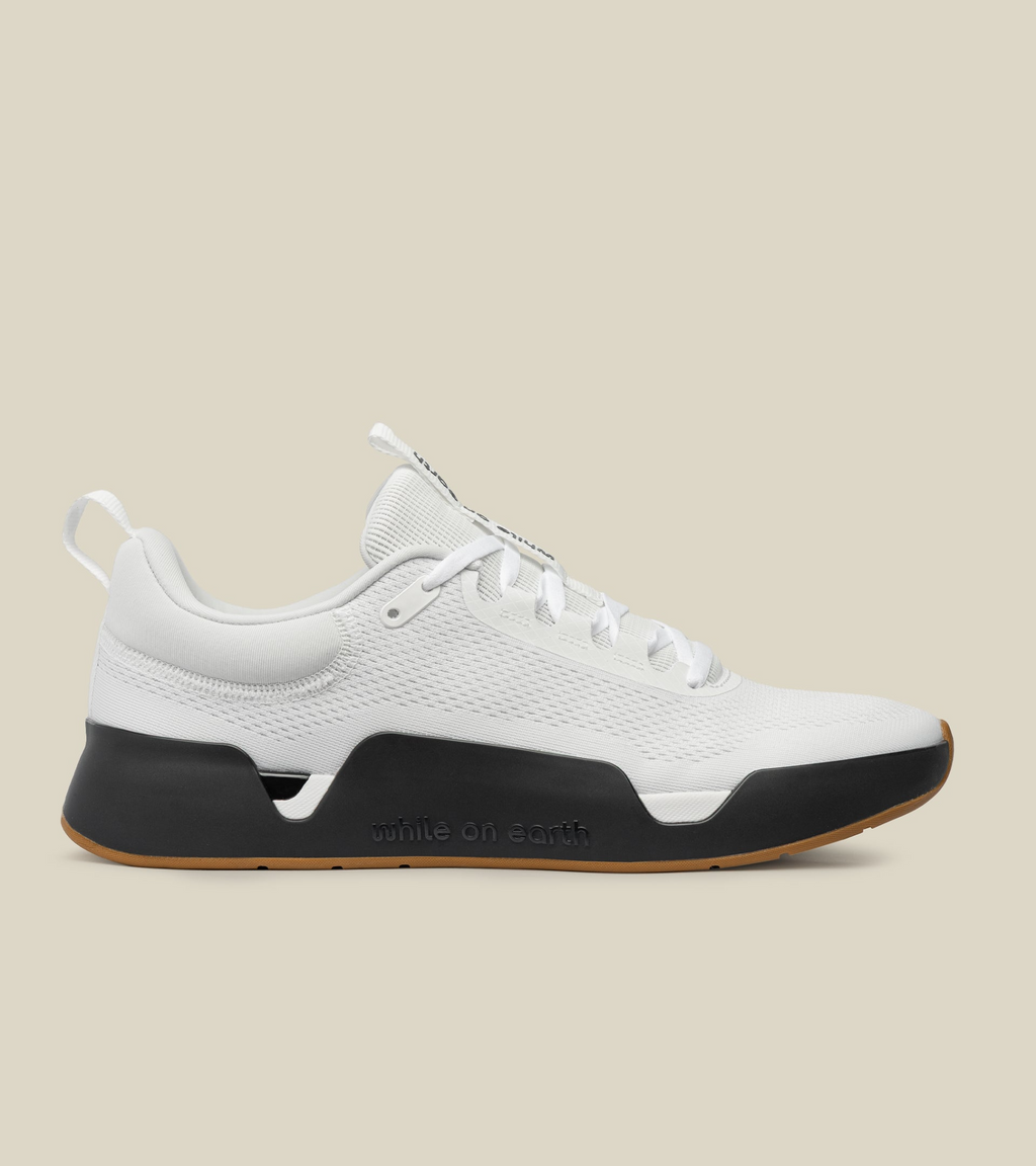 WHILE ON EARTH | Move Trainer White Black/Gum