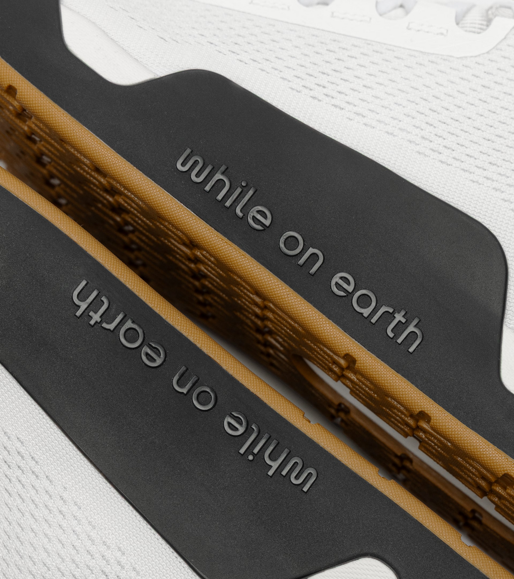 WHILE ON EARTH | Move Trainer White Black/Gum