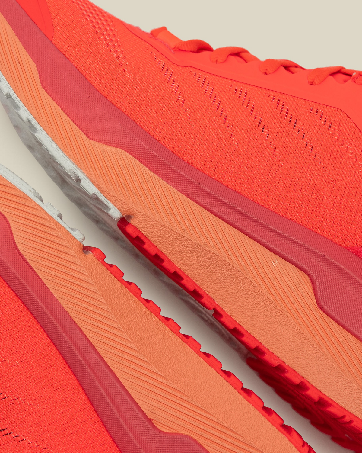 WHILE ON EARTH | Rhythm Runner Fiery Coral