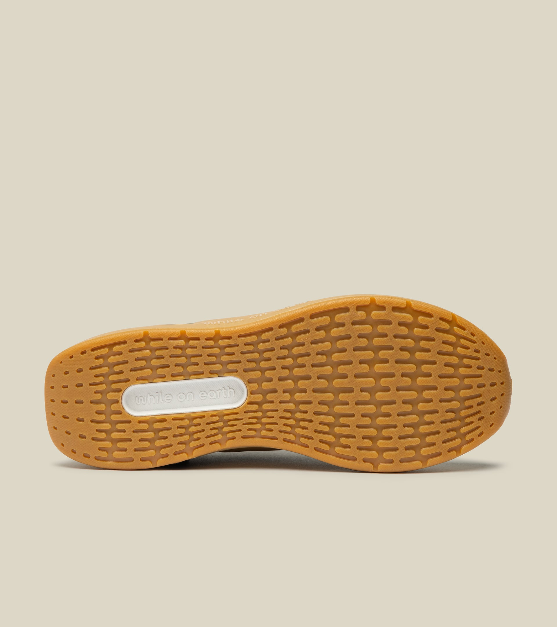 WHILE ON EARTH | Move Trainer Sand/Gum