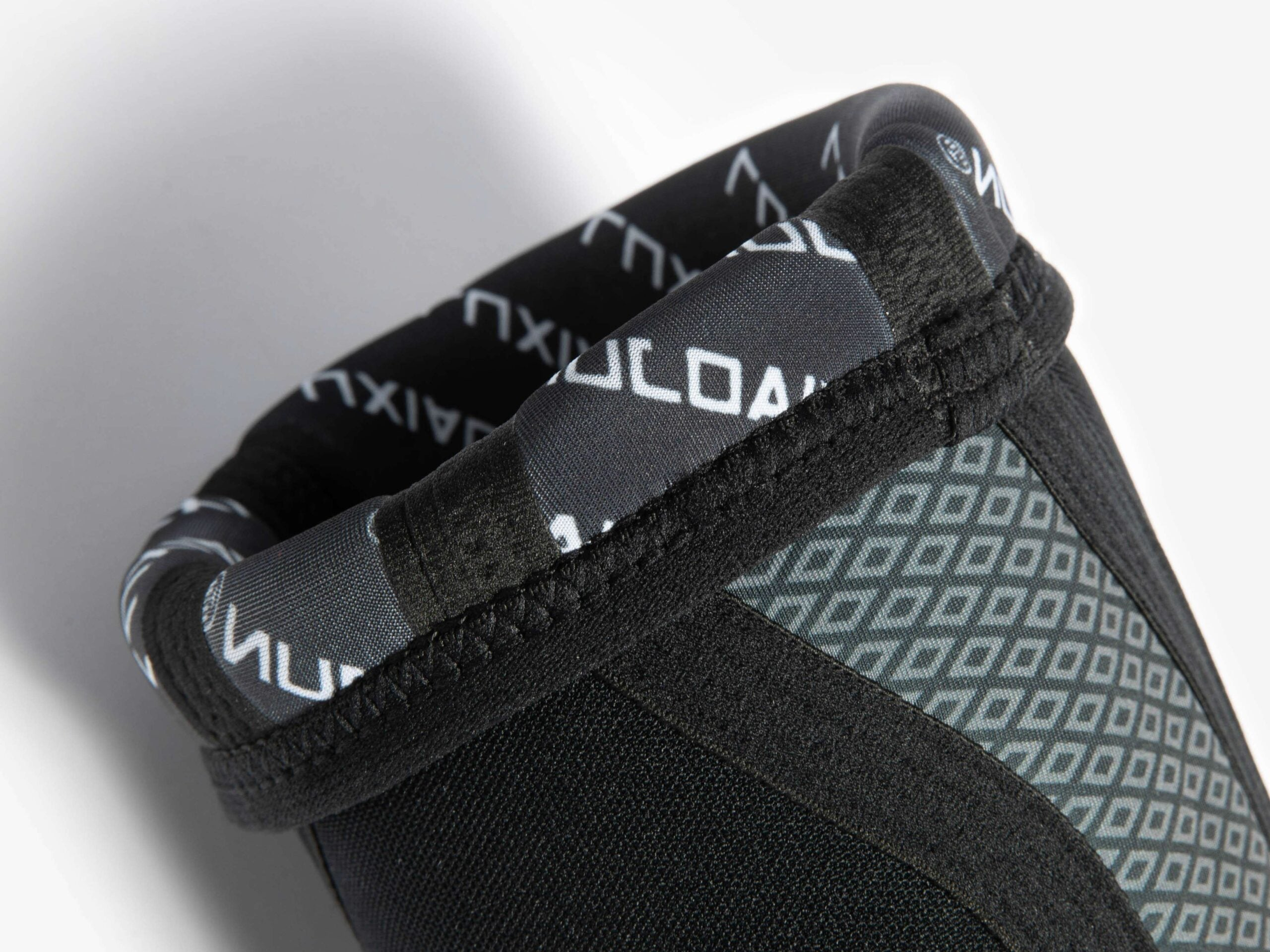 LUXIAOJUN | Rodilleras Black 7mm