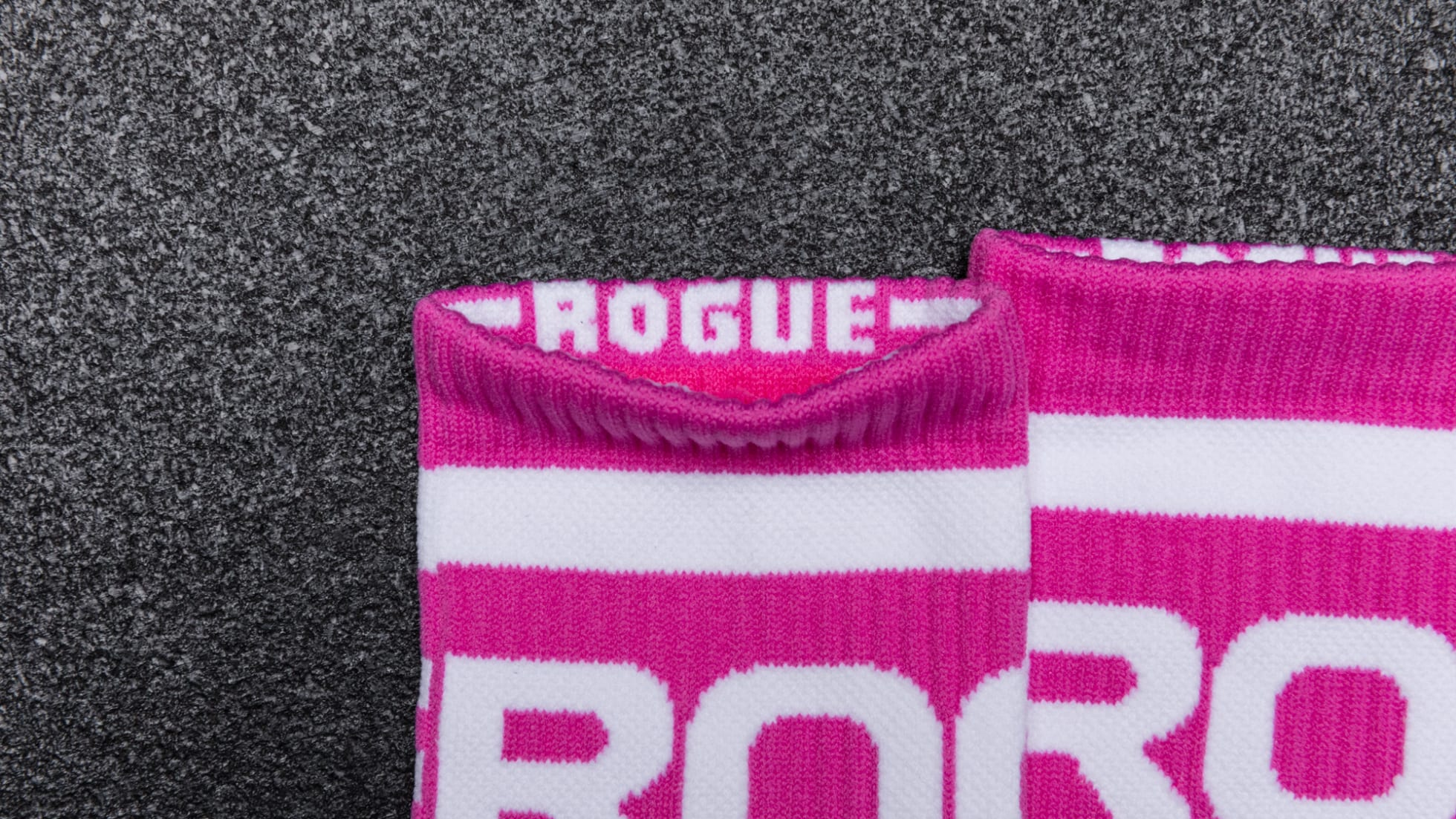 ROGUE | Muñequeras Pink/White