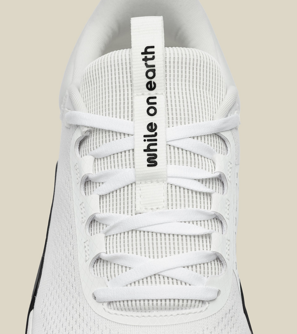 WHILE ON EARTH | Move Trainer White Black/Gum