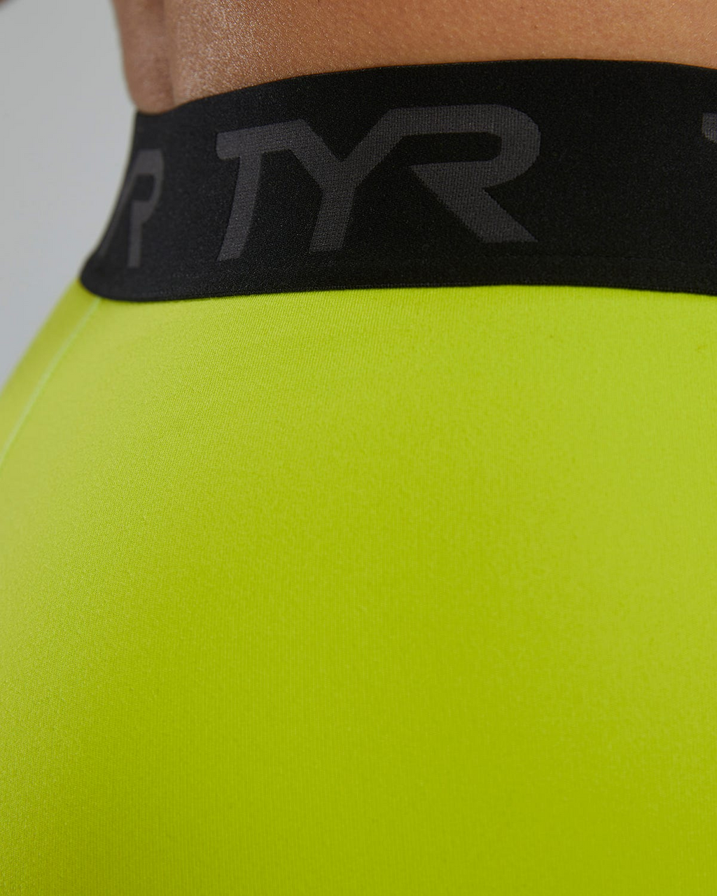 TYR | Short Mid-Rise Logo 2" Limelight