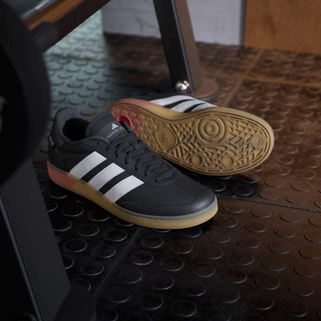 ADIDAS | Training Spezial Core Black/Chalk White/Lucid Red